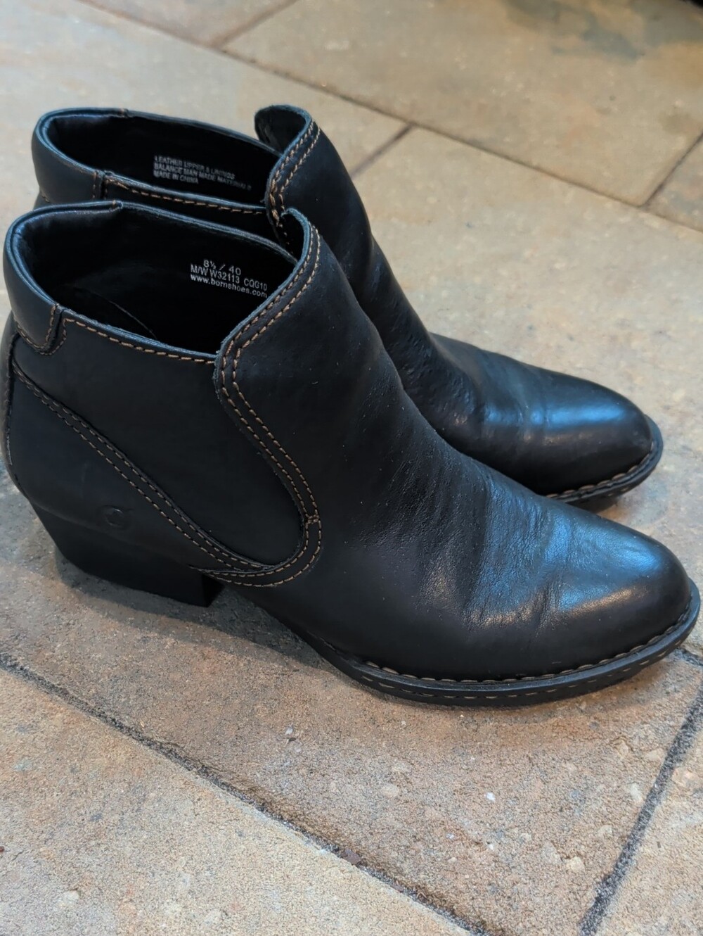 Born Black Leather Chelsea-Style Ankle Boots with Contrast Stitching